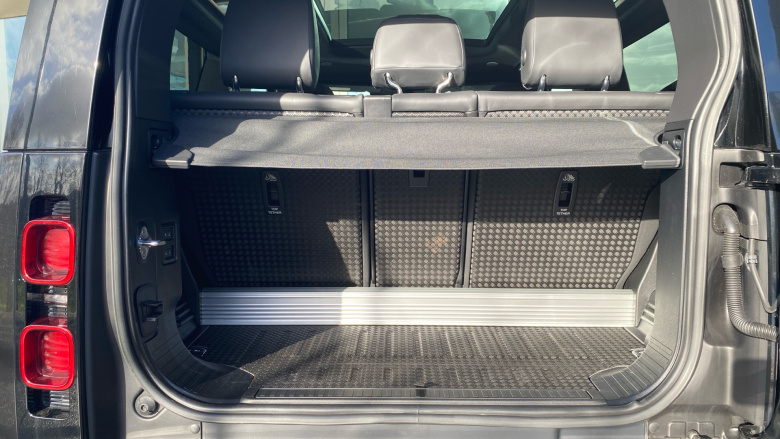 Land Rover Defender 3.0 D250 X-Dynamic SE 90 3dr Auto Diesel Estate